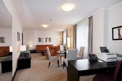 фото отеля Crowne Plaza Bratislava