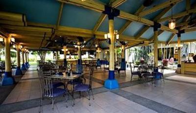 фото отеля Waterfront Insular Hotel Davao