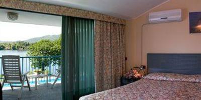 фото отеля Hotel L'Approdo Pettenasco