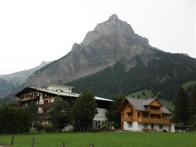 фото отеля Hotel Restaurant Blumlisalp Kandersteg