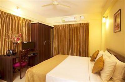 фото отеля Mel's Regency Hotel