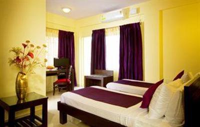 фото отеля Mel's Regency Hotel