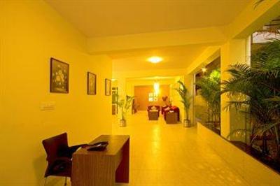 фото отеля Mel's Regency Hotel
