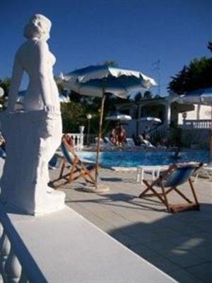 фото отеля Althea Village Apartments Vieste