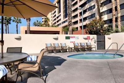 фото отеля Hilton Suites Anaheim / Orange