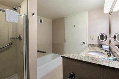 фото отеля Hilton Suites Anaheim / Orange