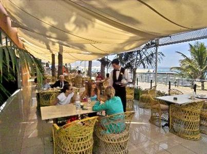 фото отеля Reina Isabel Hotel