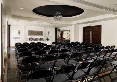 фото отеля Best Western Plus Embassy Hotel