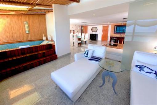 фото отеля Ocean Palace Beach Resort & Bungalows