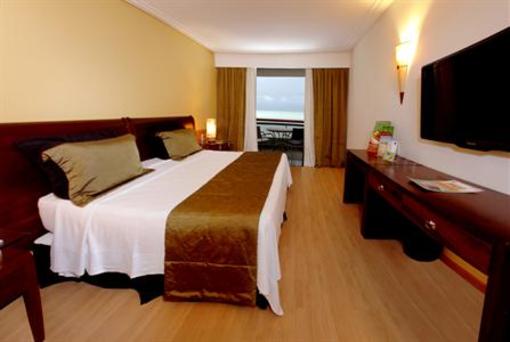 фото отеля Ocean Palace Beach Resort & Bungalows