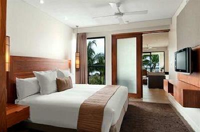 фото отеля Fiji Beach Resort & Spa Managed by Hilton