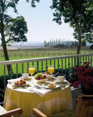 фото отеля Four Seasons Resort Lodge at Koele Lanai City