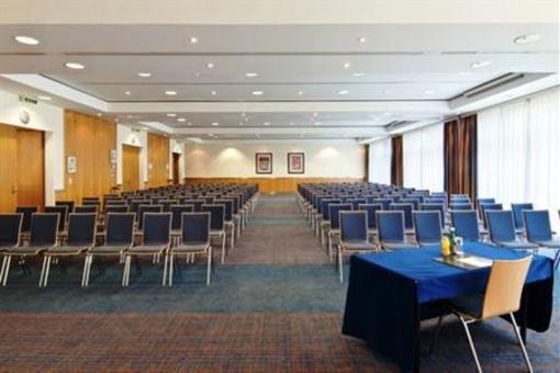 фото отеля Holiday Inn Vienna South