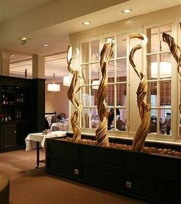 фото отеля Hostellerie Des 3 Mousquetaires Aire-sur-la-Lys