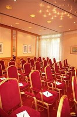 фото отеля BEST WESTERN Victor's Residenz Hotel