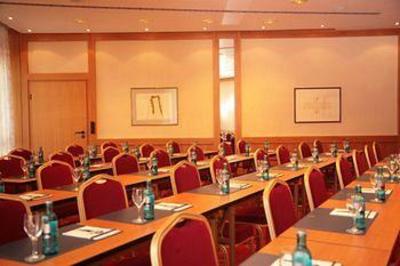 фото отеля BEST WESTERN Victor's Residenz Hotel