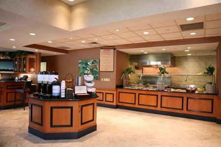 фото отеля Hilton Garden Inn Louisville Airport