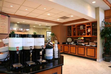 фото отеля Hilton Garden Inn Louisville Airport