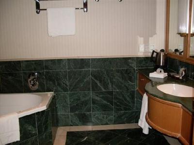фото отеля Crowne Plaza Hotel Gold Tower Surfers Paradise