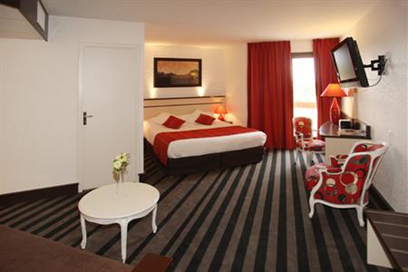 фото отеля Best Western Le Bois De La Marche Hotel Liguge
