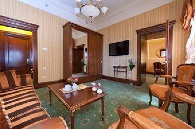 фото отеля Bristol Hotel