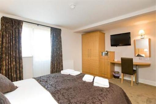 фото отеля Fox Country Hotel High Wycombe
