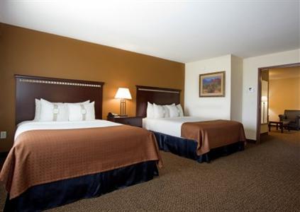 фото отеля Holiday Inn Hotel & Suites Pueblo