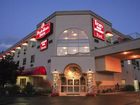 фото отеля Podollan Inn Salmon Arm