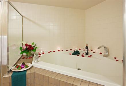 фото отеля Crowne Plaza Hotel Nashua