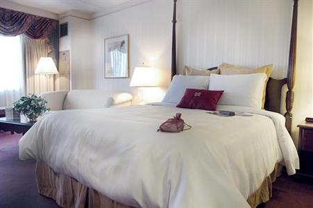 фото отеля Crowne Plaza Hotel Nashua