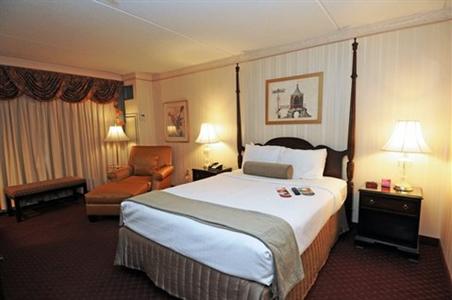 фото отеля Crowne Plaza Hotel Nashua