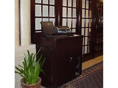 фото отеля Crowne Plaza Hotel Nashua