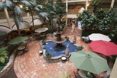 фото отеля Embassy Suites Hotel Denver - Aurora