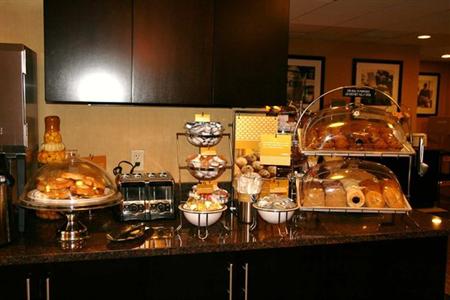 фото отеля Hampton Inn Dalton