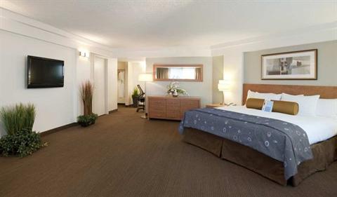 фото отеля Hilton Suites Winnipeg Airport