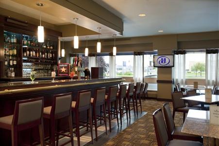 фото отеля Hilton Suites Winnipeg Airport