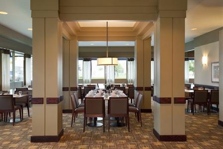 фото отеля Hilton Suites Winnipeg Airport