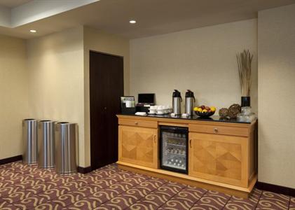 фото отеля Hilton Suites Winnipeg Airport