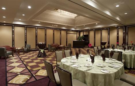 фото отеля Hilton Suites Winnipeg Airport