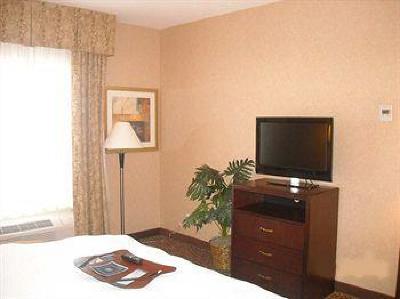 фото отеля Hampton Inn & Suites Edmonton International Airport