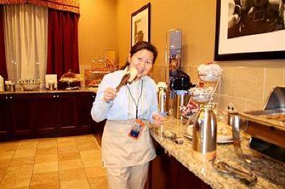 фото отеля Hampton Inn & Suites Edmonton International Airport