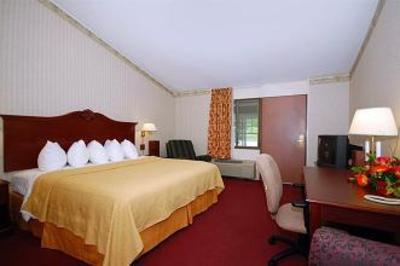 фото отеля Quality Inn & Suites Maine Evergreen Hotel