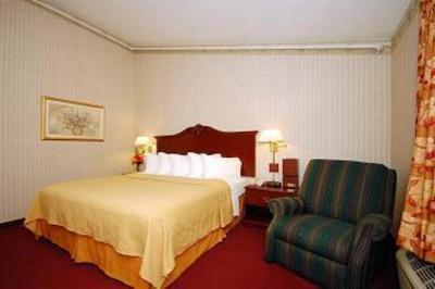 фото отеля Quality Inn & Suites Maine Evergreen Hotel