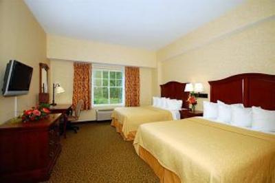 фото отеля Quality Inn & Suites Maine Evergreen Hotel