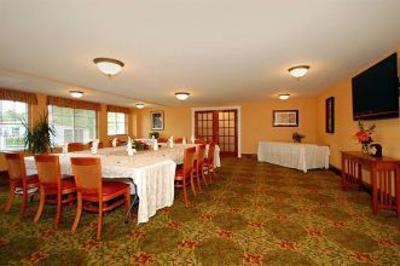 фото отеля Quality Inn & Suites Maine Evergreen Hotel