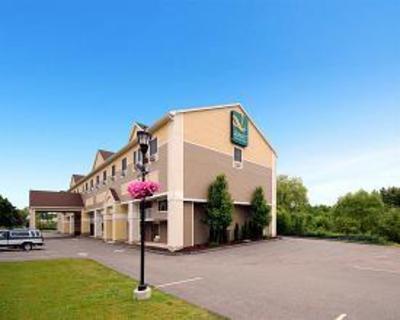 фото отеля Quality Inn & Suites Maine Evergreen Hotel