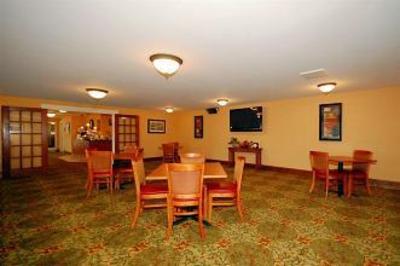 фото отеля Quality Inn & Suites Maine Evergreen Hotel