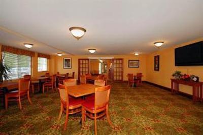 фото отеля Quality Inn & Suites Maine Evergreen Hotel