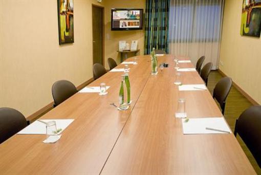 фото отеля Hotel Lyon Est Saint-Maurice-de-Beynost