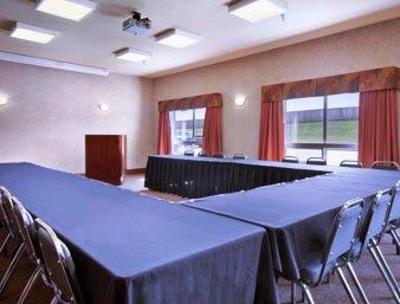 фото отеля Ramada Inn Camrose
